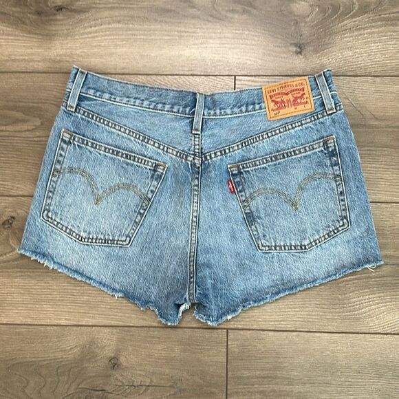 Levi’s 501 High Rise Button Fly‎ Cut Off Blue Jean Shorts Size 30 - Picture 3 of 13